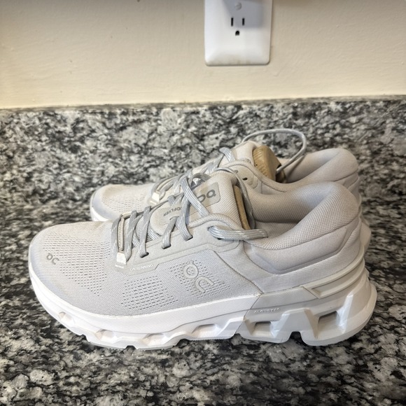 On Cloudflyer 5 Shoes Mens Size 8 Glacier Wolf Running Cloudtec Helion Sneaker